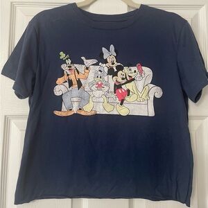 Junior/women’s disney slightly cropped shirt.